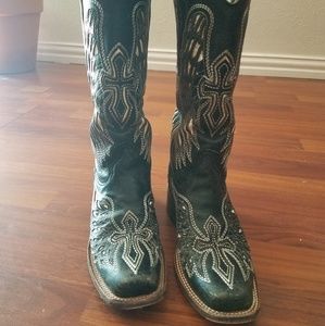 Corral wing &cross boots